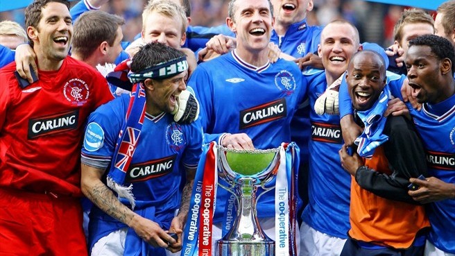 Fueron marginados a Segunda y aquí y festejan su último título en 2011. Source: UEFA.