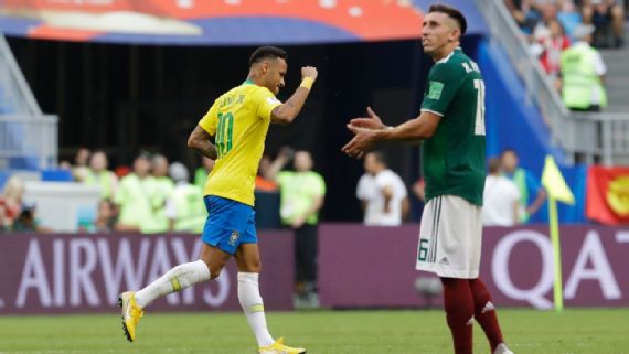 Neymar y Firmino anotaron para Brasil. 